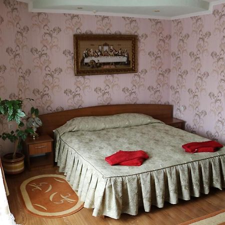 Готель ***Феєрія Tyachiv Exteriér fotografie
