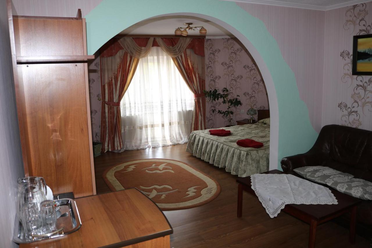 Готель ***Феєрія Tyachiv Exteriér fotografie