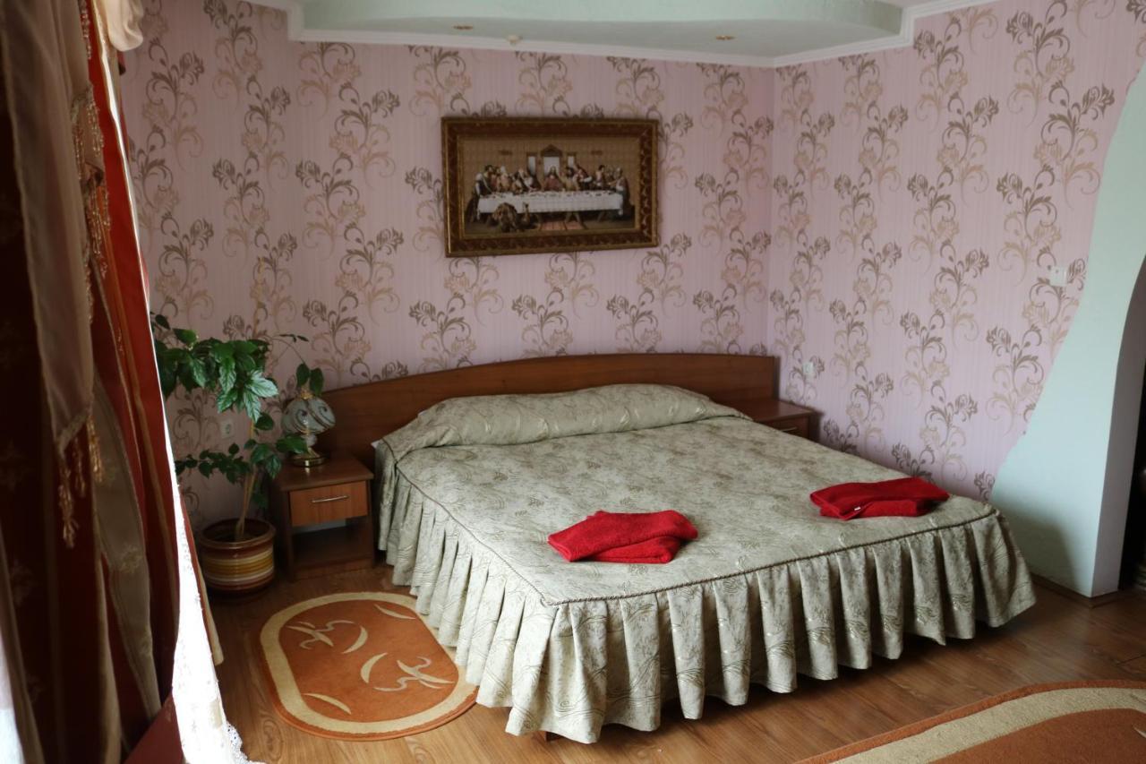 Готель ***Феєрія Tyachiv Exteriér fotografie