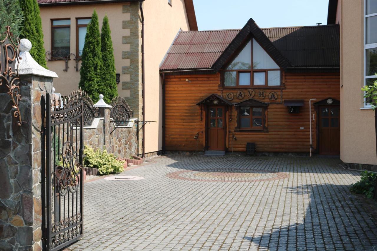 Готель ***Феєрія Tyachiv Exteriér fotografie